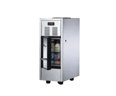 Mëllechfrigo Nuova Simonelli mat 230V, ideal fir Mëllech an Kaffisbuden a Baren ze konservéieren.