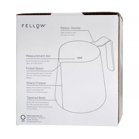 Pichet à lait Fellow Eddy d'une capacité de 530 ml en couleur argent élégante, idéal pour la préparation de la mousse parfaite pour le cappuccino.