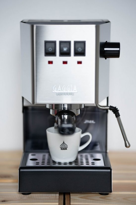 Gaggia New Classic lever coffee machine with stainless steel body.