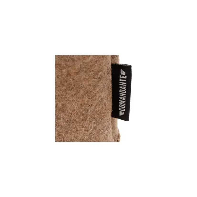 Schwarze Filzhülle Comandante C40 Felt Sleeve Cashmere aus hochwertiger Wolle zum Schutz von manuellen Kaffeemühlen der Marke Comandante.