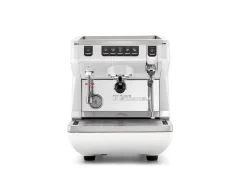 Máquina de café profissional Nuova Simonelli Appia Life 1GR na cor branca, sem moedor de café em grão.