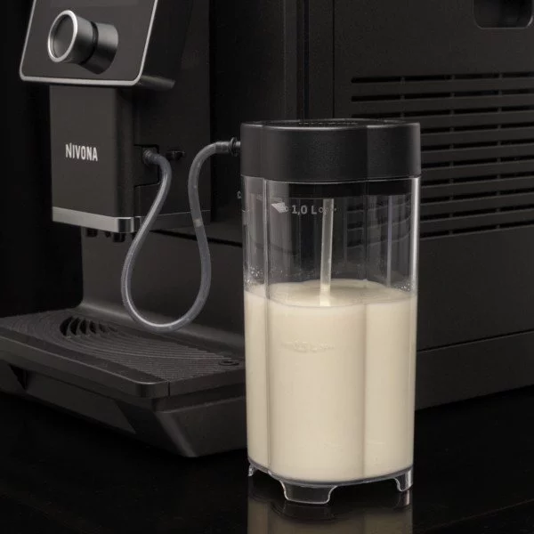 Kávovar Nivona NICR 960 s integrovaným mlynčekom na kávu, určený pre domáce použitie.
