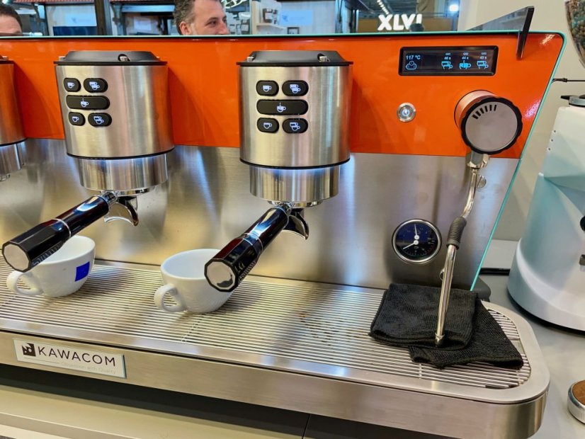 Professional espresso machine Vista 2GR Colour with LED lighting.