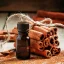 L'huile essentielle de cannelle BIO est 100% naturelle avec un parfum réconfortant, idéale pour réchauffer et apaiser l'esprit.
