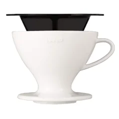 Keramischer Kaffeefilter Hario W60-02 in Weiß, bestimmt für Liebhaber von hochwertigem Kaffee.