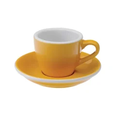 Tazzina da espresso in porcellana gialla da 80 ml con piattino, della collezione Egg di Loveramics.