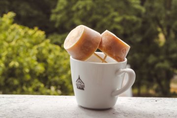 Hjemmelavet kaffeis og ispinde [opskrifter].