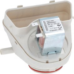 Klimaventil mat engem beige Plastikgehäus, enger schwaarzer elektromagnéitescher Spull an engem Schlauchuschloss. Klimaventil mat engem beige Plastikgehäus, enger schwaarzer elektromagnéitescher Spull an engem Schlauchuschloss.