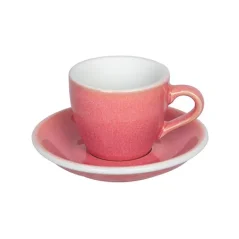 Taza de espresso con platillo Loveramics Egg en color berry de 80 ml, fabricada en porcelana de alta calidad.