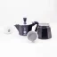 Cafetière Bialetti Moka Express noire pour 6 tasses, adaptée pour le chauffage sur plaque halogène.