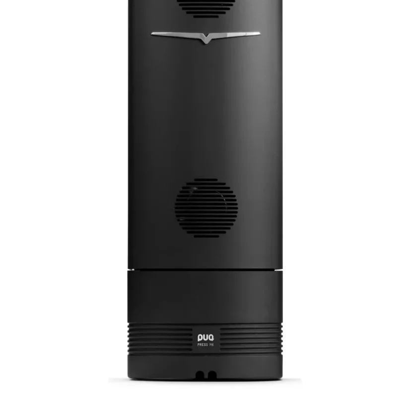 Rückseite des automatischen Tamper Puqpress M6 58,3 mm, der unter einer Kaffeemühle platziert ist.