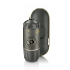 Limitovaná edícia cestovného kávovaru Nanopresso - Dark Souls Grey s pevným obalom. Limitovaná edícia cestovného kávovaru Nanopresso - Dark Souls Grey s pevným obalom.
