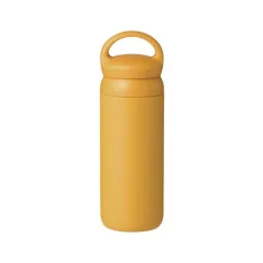 Kinto Day Off thermos in bright yellow color with a capacity of 500 ml, ideal for keeping drinks at temperature while on the go.