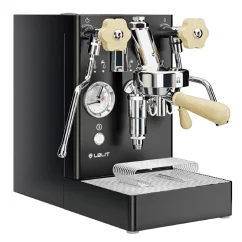 Espressor manual Lelit Mara PL62X în culoare neagră cu pompă vibratorie.