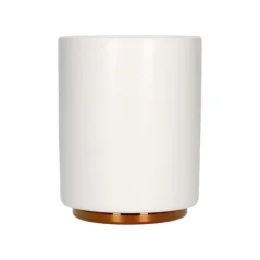 Fehér porcelán latte kávés csésze 325 ml térfogattal, ideális a krémes latte kedvelői számára.