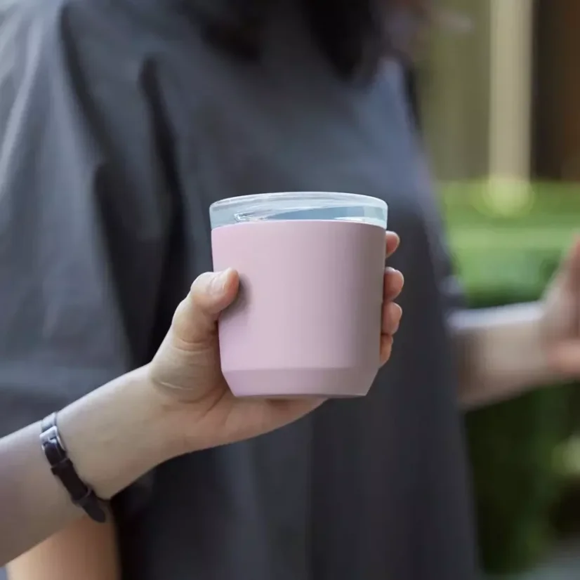 Pink Kinto To Go Tumbler with a capacity of 240 ml.