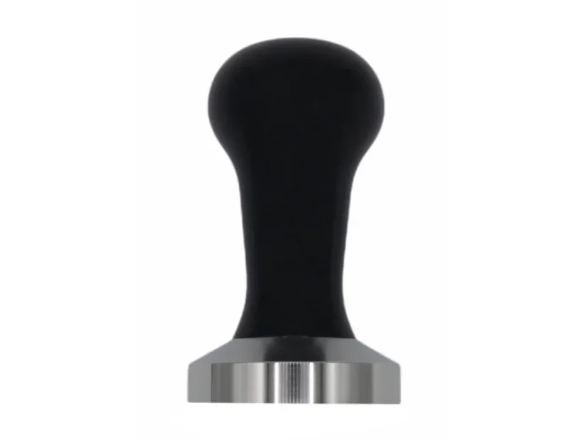 Čierny tamper na upravenie kávy so základňou 57,5 mm a na prípravu espressa od Heavy Tamper.