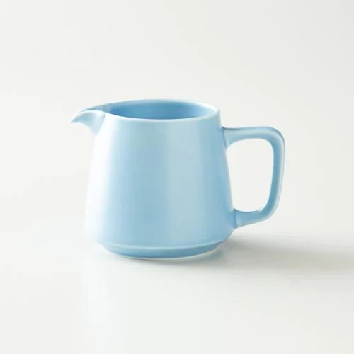 Serveur à café Origami bleu pour café filtré.