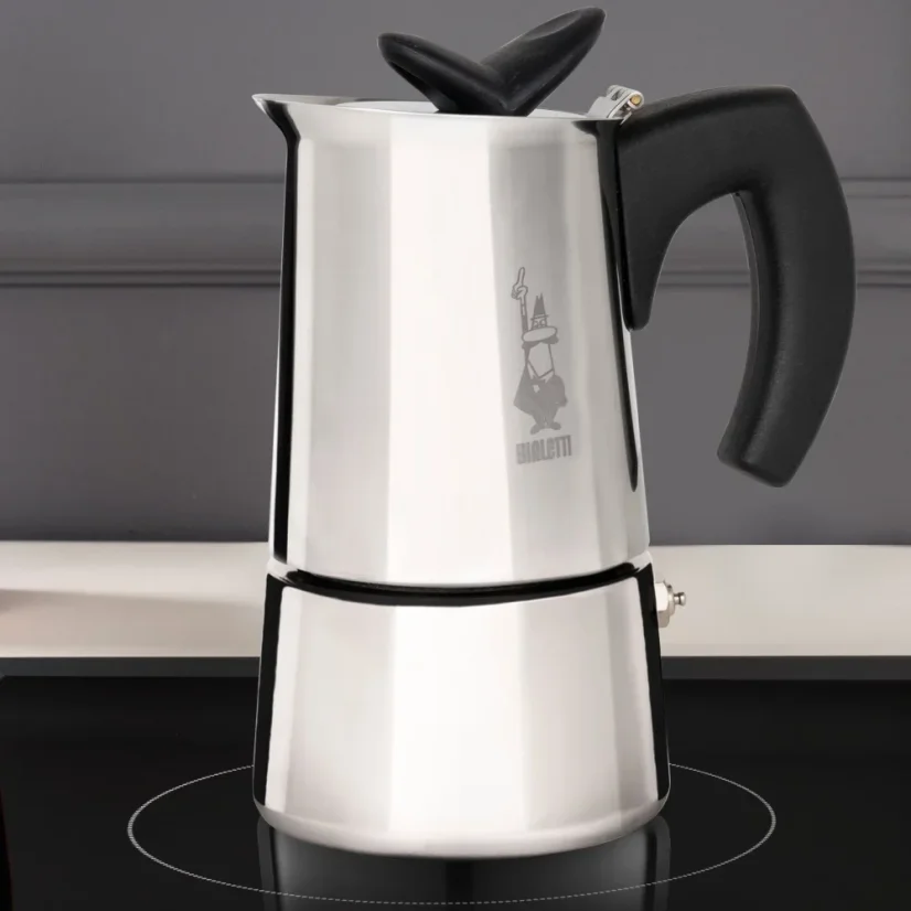 Bialetti Musa kettle on an induction hob.