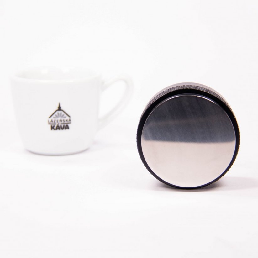 Detail over Rocket Espresso verdeler en tamper voor espresso met spa koffie.