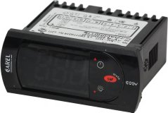 Digitale Regulator vu CAREL mat schwaarze Kierper, engem Display a Bedéngungsknäppercher mat Iconen.