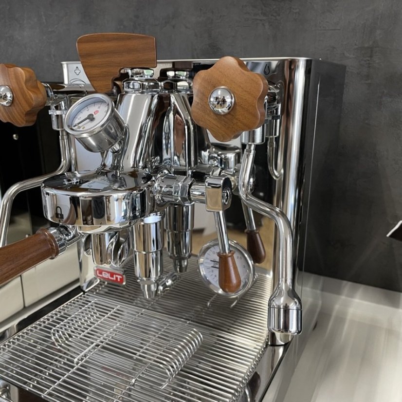 Espresso kávovar Lelit Bianca PL162T ponúka profesionálnu prípravu kávy.
