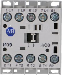Gro Schütz vun Allen-Bradley mat Schraufklemmen markéiert L1 bis L4 an T1 bis T4 Gro Schütz vun Allen-Bradley mat Schraufklemmen markéiert L1 bis L4 an T1 bis T4