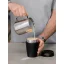 Termohrnček KeepCup Helix Thermal BLACK s objemom 454 ml je ideálnou voľbou pre mužov, ktorí ocenia štýlový a funkčný dizajn na cestách.