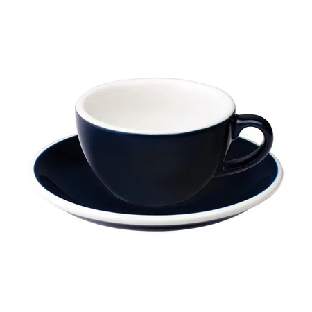 Tasse et soucoupe Loveramics Egg - Flat White 150 ml en couleur denim, fabriquée en porcelaine de haute qualité.