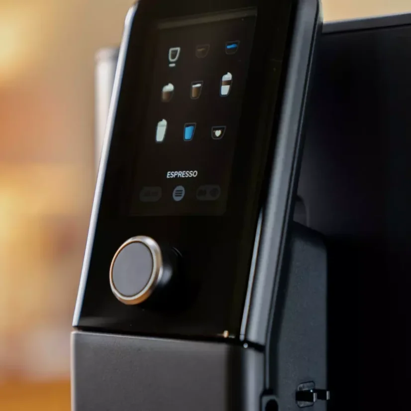 Automatische Kaffeemaschine Nivona NIVO 8101 in mattem Schwarz bietet ein großartiges Kaffeeerlebnis ohne die Verwendung von Kapseln.