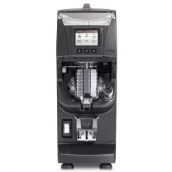 Espressomühle Nuova Simonelli GX85V in schwarzer Ausführung, die mit 1200 Umdrehungen pro Minute für ein schnelleres und effizienteres Mahlen von Kaffeebohnen sorgt. Espressomühle Nuova Simonelli GX85V in schwarzer Ausführung, die mit 1200 Umdrehungen pro Minute für ein schnelleres und effizienteres Mahlen von Kaffeebohnen sorgt.