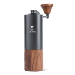 Kézi kávédaráló Timemore Chestnut G1 Plus fa kivitelben, megfelel a szabványos minőségnek.