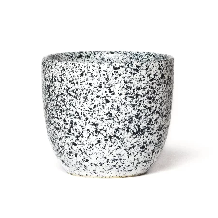 Tasse blanche à cappuccino Aoomi Mess Mug 05 d'une contenance de 170 ml.