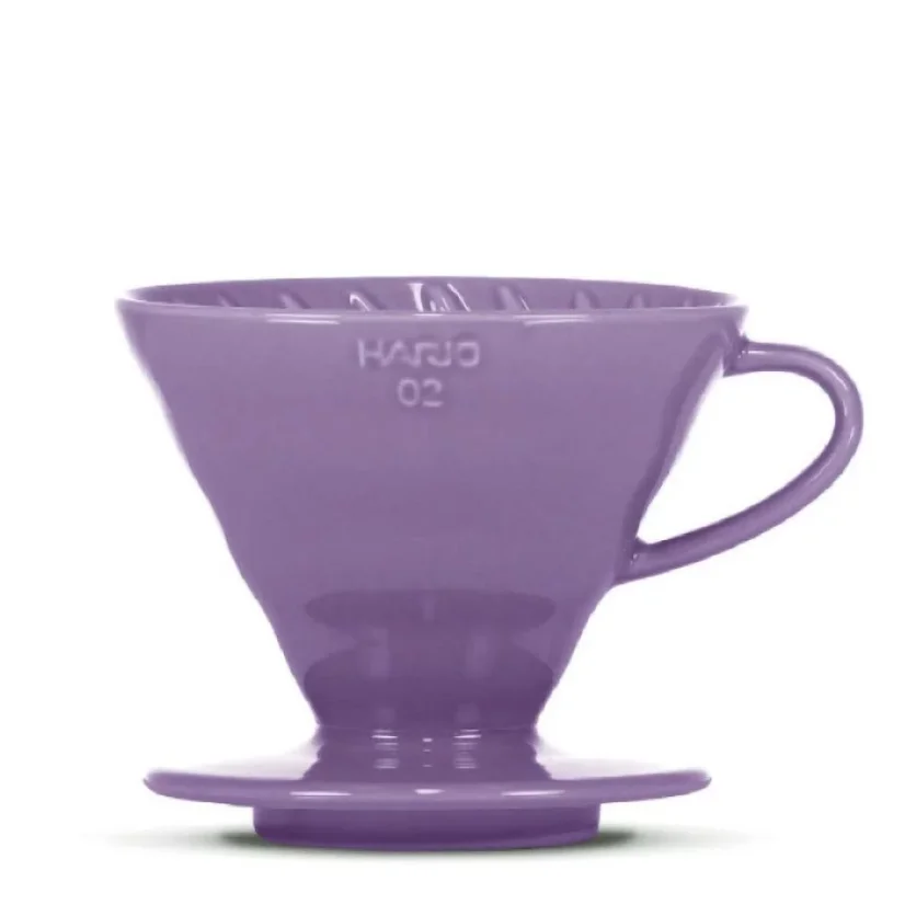 Dripper violet pour la préparation alternative du café Hario V60-02.