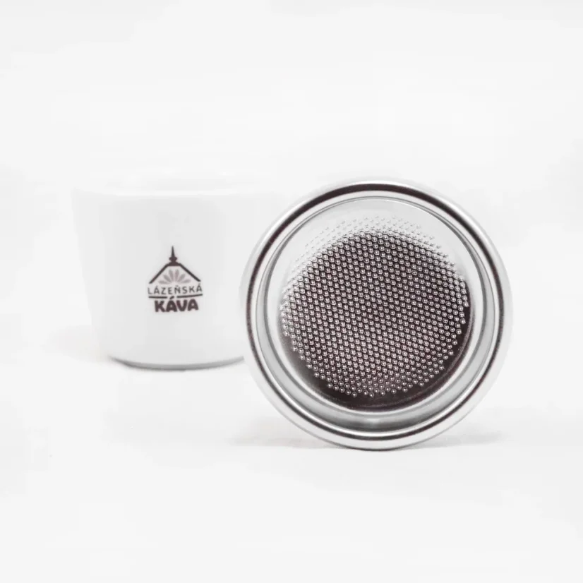 Silver IMS B702TCH26E portafilter basket with a capacity of 18-20 grams of coffee.