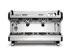 Profesionalní pákový kávovar Nuova Simonelli Aurelia Wave T3 2GR v černé barvě s LED osvětlením.