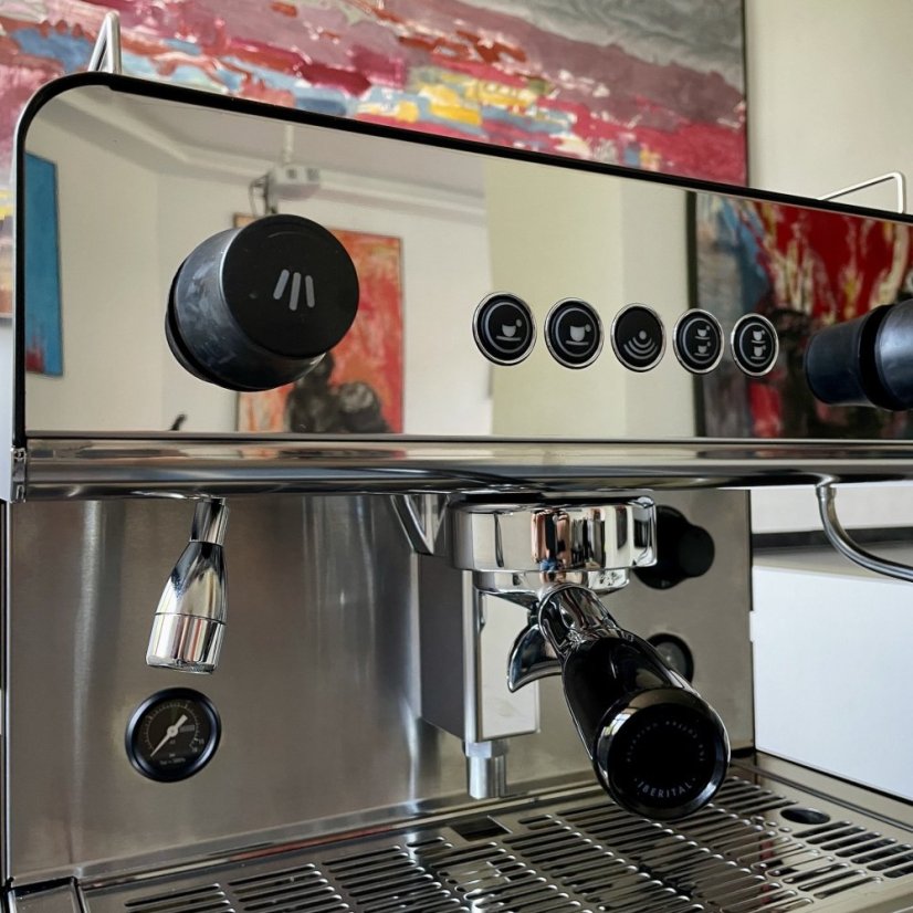 Professional lever espresso machine IB7 Standard 1GR with an attractive design.