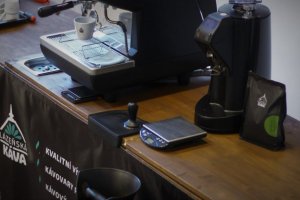 Millised on vajalikud tarvikud kangekohvimasinale?