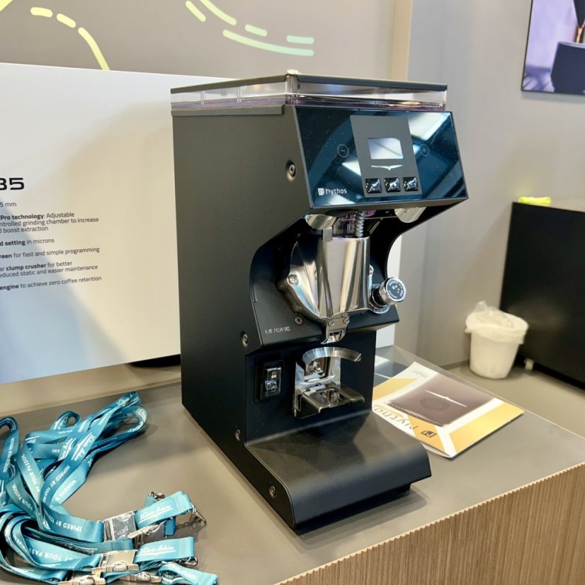 Espresso-Mahlwerk Victoria Arduino Mythos MYONE in schwarzer Farbe mit einer Leistung von 800 W ist die ideale Wahl für Kaffee-Liebhaber.