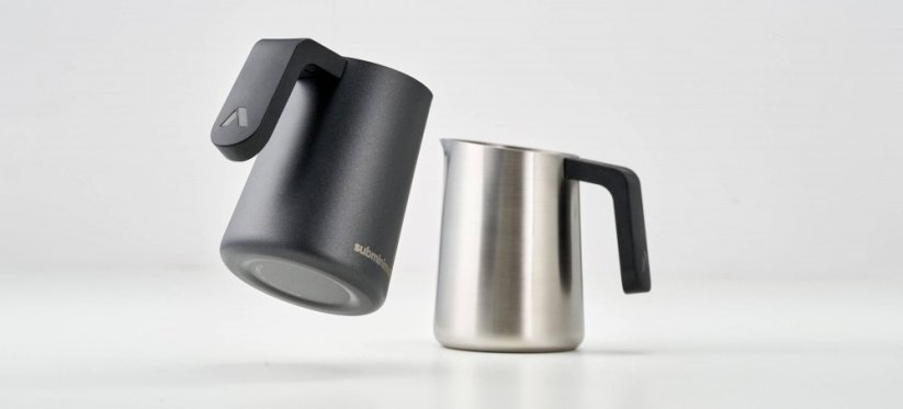 Two versions of Subminimal Flowtip teapots black and silver