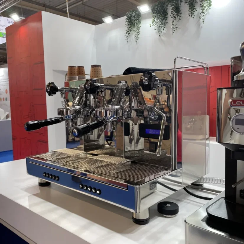 Machine à café professionnelle à levier Lelit Giulietta PL2SVX avec fonction PID pour un contrôle précis de la température.