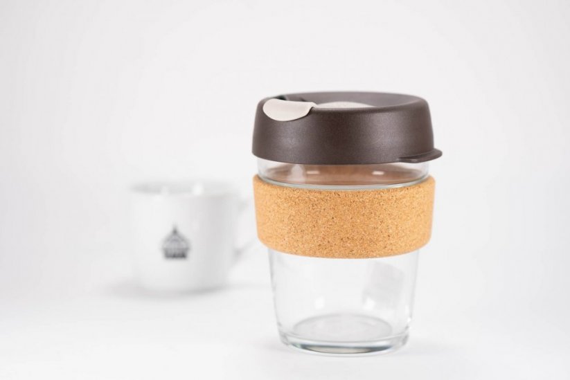 KeepCup Brew Cork Almond M 340 ml with cup of Spa Coffee