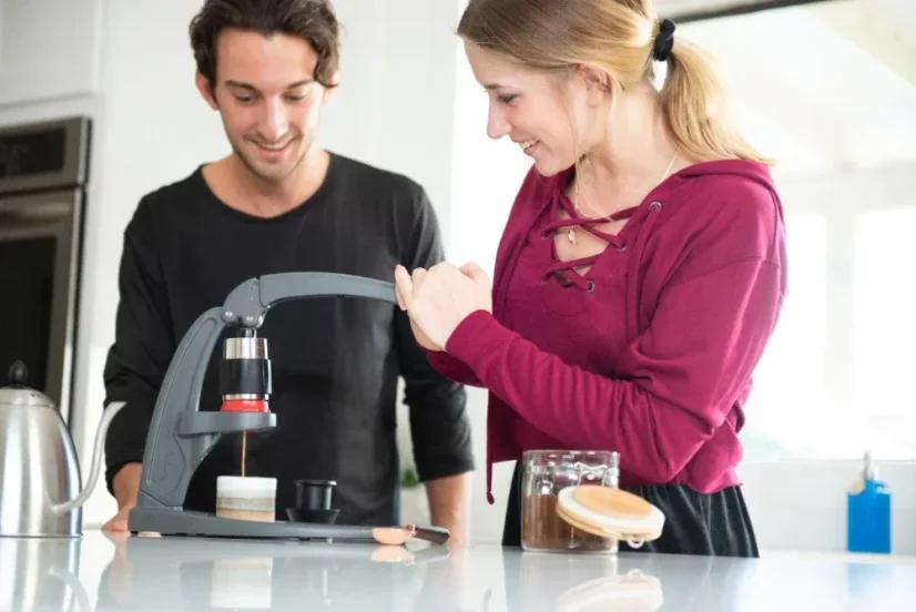 Preparing coffee without electricity