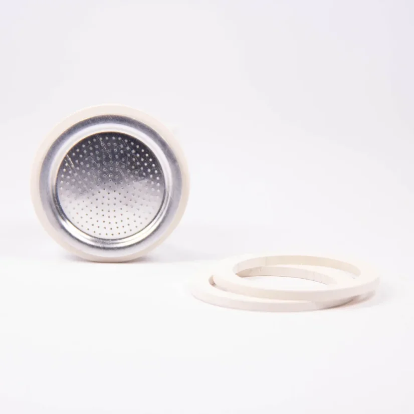 Set of three aluminum seals and one filter, suitable for Bialetti Moka Express coffee makers.