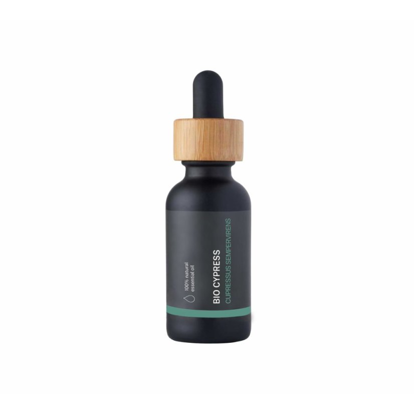 L'huile essentielle de cyprès BIO est 100 % naturelle et offre un parfum épicé agréable pour vos expériences aromathérapeutiques.
