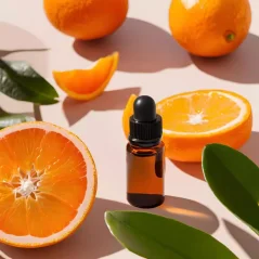 BIO Mandarinenöl ist 100% reines ätherisches Öl, das einen frischen Duft bietet, ideal zur Auffrischung Ihres Raumes.