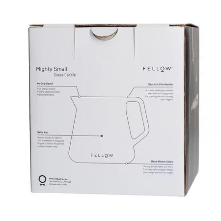 Smoky gray glass carafe Fellow Mighty Small with a capacity of 500 ml, ideal for coffee making.