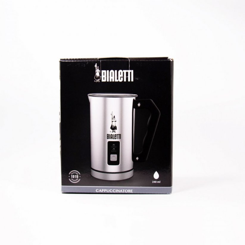 Original packaging of the Bialetti electric milk frother.