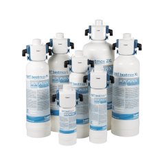 Siedem wkładów filtracyjnych do wody różnych rozmiarów marki BWT Bestmax.