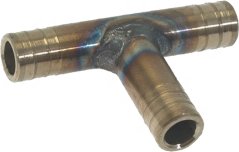 Messing-Schlauchstotz a T-Form mat enger gelouter Verbindung an der Mëtt a glatte Stotzen op alle dräi Enner.